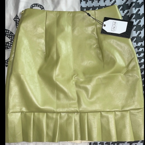 NEW NaaNaa - NEVER WORN‼️ Olive Khaki Frill Peplum Faux Leather Skirt US SIZE 4 - Picture 7 of 13